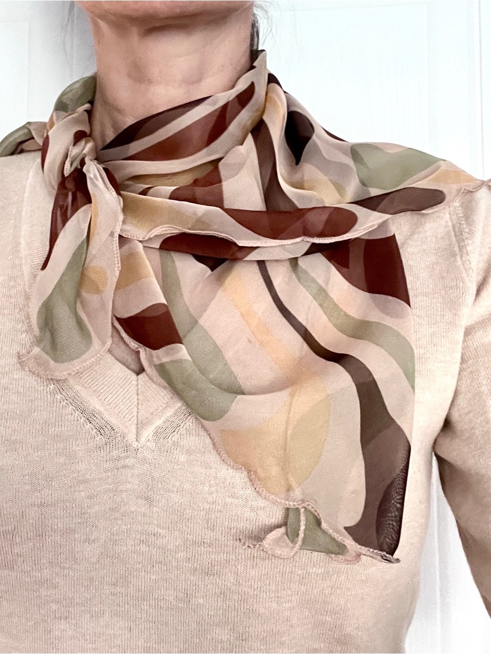 Fennysun Retro Brown Tan Ruffle Edge Silk Blend Scarf NWOT Defect